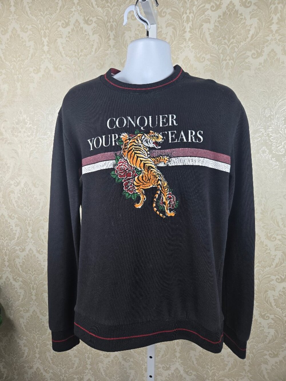 Zara Mens Size XL Black Sweatshirt Embroidered Tiger "Conquer Your Fears" Cotton